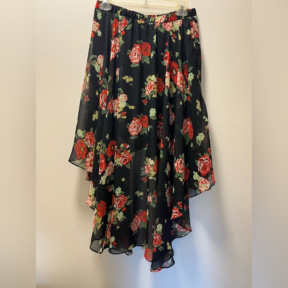 Metaphor Hi/Low Boho Romantic Cottage-core Skirt, Sz S, Black with Red Flowers